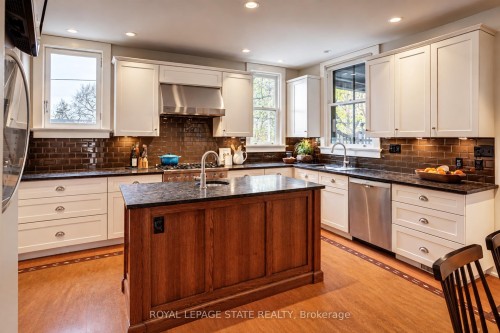 5 Undercliffe Avenue, Hamilton, ON 