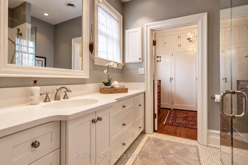 5 Undercliffe Avenue, Hamilton, ON 