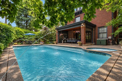 5 Undercliffe Avenue, Hamilton, ON 
