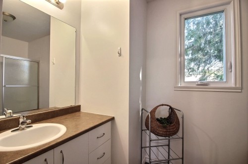 Salle de bains - 8 Rue Lanthier, Saint-André-Avellin, QC 