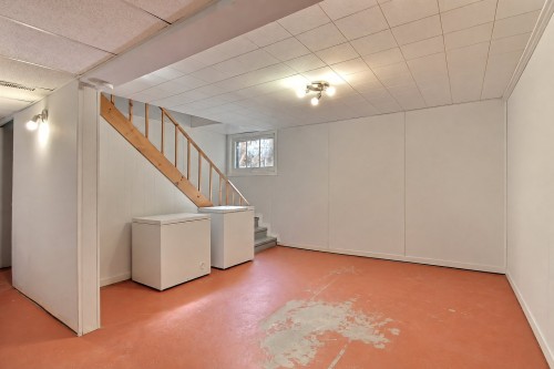 Salle familiale - 8 Rue Lanthier, Saint-André-Avellin, QC 