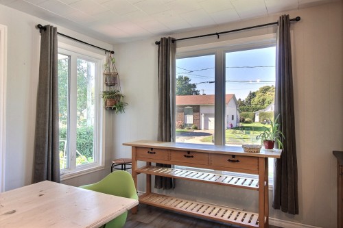 Salle à manger - 8 Rue Lanthier, Saint-André-Avellin, QC 