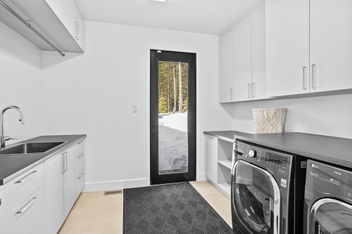 Salle de lavage - 2551Z Ch. De L'Étang, Sainte-Adèle, QC 