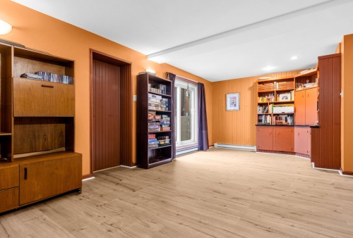 Salle familiale - 5735 Rue Hector-Desloges, Montréal (Rosemont/La Petite-Patrie), QC 