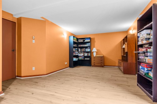 Salle familiale - 5735 Rue Hector-Desloges, Montréal (Rosemont/La Petite-Patrie), QC 