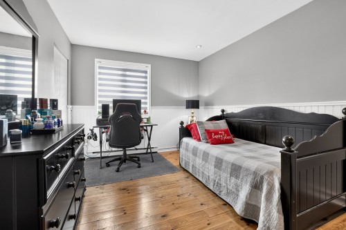 Bedroom - 586 Rue Sauvalle, Laval (Sainte-Dorothée), QC 