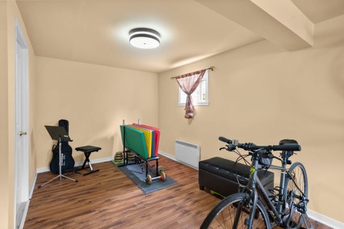 Salle de jeux - 5450 53E Avenue, Laval (Laval-Ouest), QC 