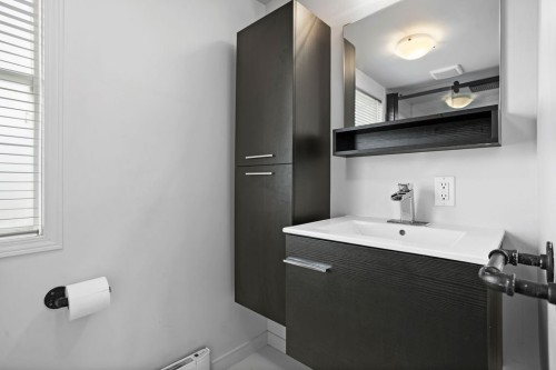 Salle de bains - 7 Rue Pigeon, Sainte-Marthe-Sur-Le-Lac, QC 