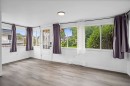Salon - 7 Rue Pigeon, Sainte-Marthe-Sur-Le-Lac, QC 