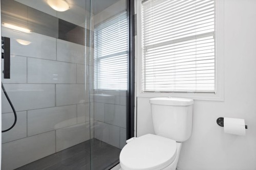 Salle de bains - 7 Rue Pigeon, Sainte-Marthe-Sur-Le-Lac, QC 