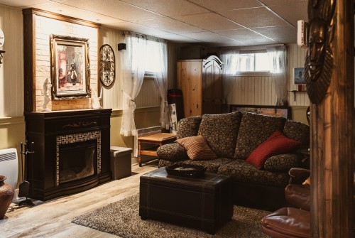 Salle familiale - 8 Ch. Du Lac-Chabot S., Saint-Ambroise, QC 