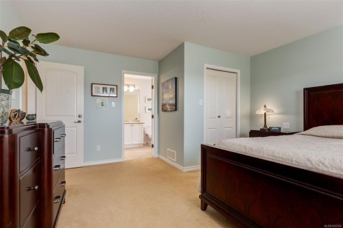 1153 Roberton Blvd, Parksville, BC 