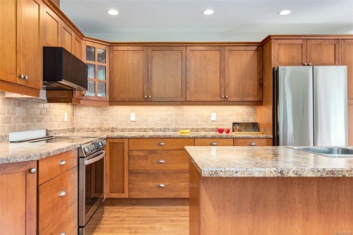1153 Roberton Blvd, Parksville, BC 