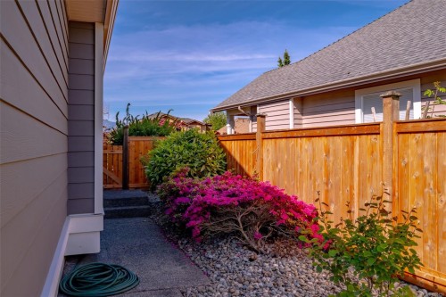 1153 Roberton Blvd, Parksville, BC 