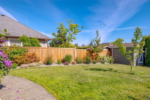 1153 Roberton Blvd, Parksville, BC 