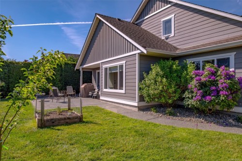1153 Roberton Blvd, Parksville, BC 