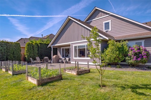 1153 Roberton Blvd, Parksville, BC 