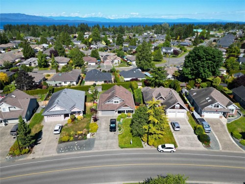 1153 Roberton Blvd, Parksville, BC 