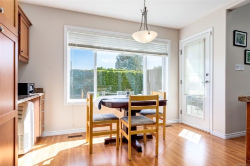 1153 Roberton Blvd, Parksville, BC 