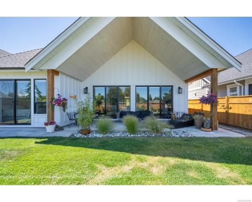 427 Cottage Dr, Qualicum Beach, BC 