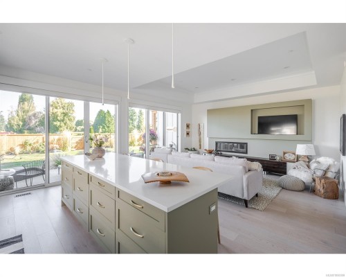 427 Cottage Dr, Qualicum Beach, BC 