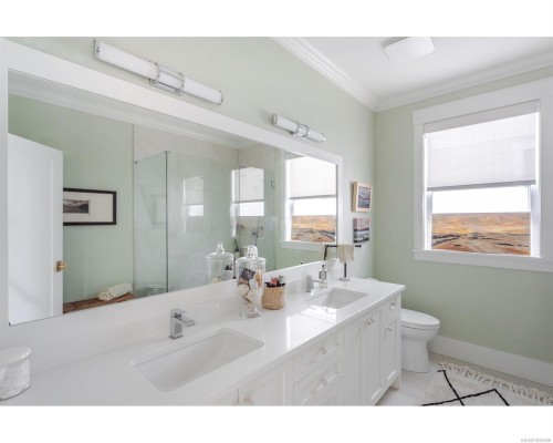 427 Cottage Dr, Qualicum Beach, BC 