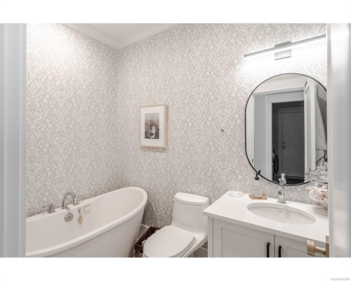 427 Cottage Dr, Qualicum Beach, BC 