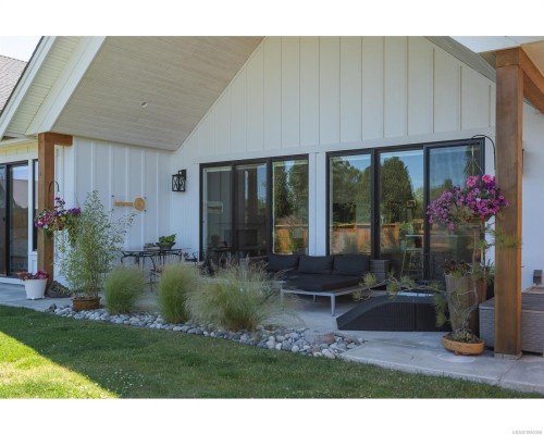 427 Cottage Dr, Qualicum Beach, BC 