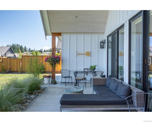 427 Cottage Dr, Qualicum Beach, BC 