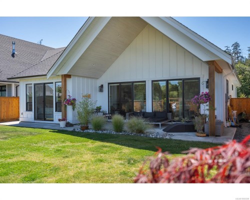 427 Cottage Dr, Qualicum Beach, BC 
