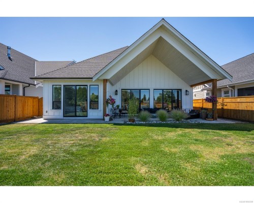427 Cottage Dr, Qualicum Beach, BC 