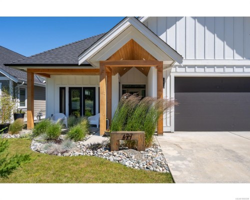 427 Cottage Dr, Qualicum Beach, BC 