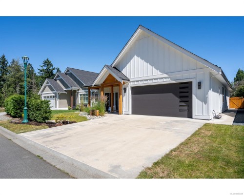 427 Cottage Dr, Qualicum Beach, BC 