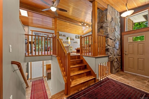 3742 James Cres, Black Creek, BC 