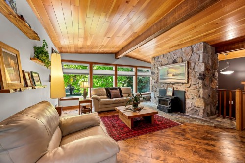 3742 James Cres, Black Creek, BC 