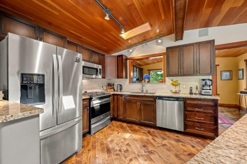 3742 James Cres, Black Creek, BC 