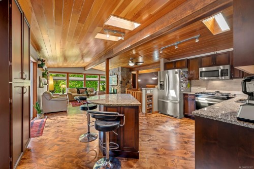 3742 James Cres, Black Creek, BC 