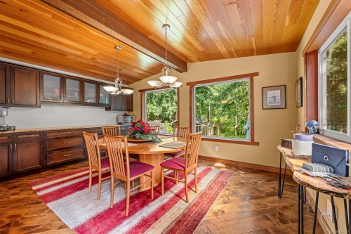 3742 James Cres, Black Creek, BC 