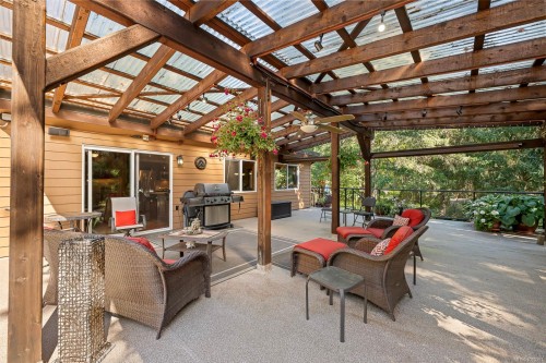 3742 James Cres, Black Creek, BC 