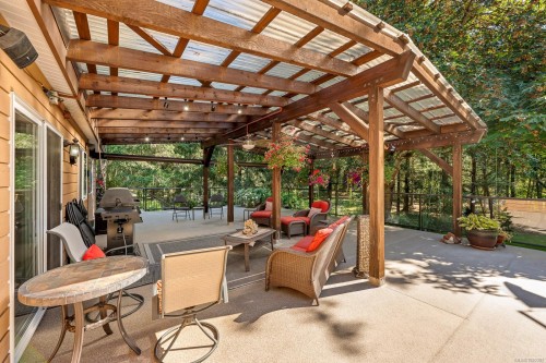 3742 James Cres, Black Creek, BC 