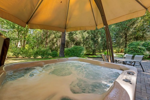 3742 James Cres, Black Creek, BC 