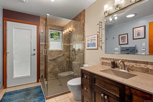 3742 James Cres, Black Creek, BC 
