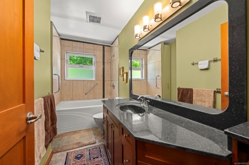 3742 James Cres, Black Creek, BC 