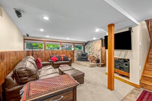3742 James Cres, Black Creek, BC 