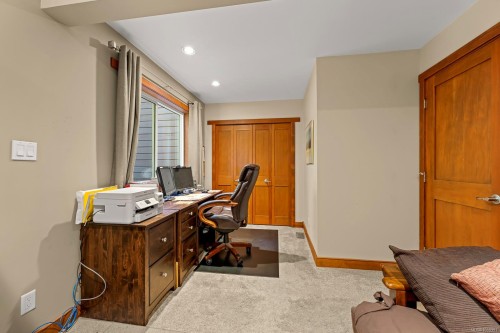 3742 James Cres, Black Creek, BC 