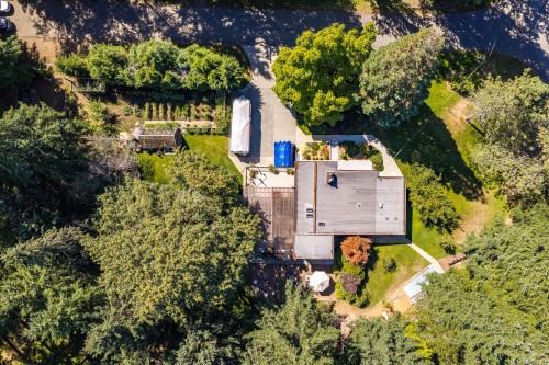 3742 James Cres, Black Creek, BC 
