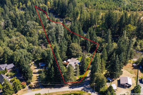 3742 James Cres, Black Creek, BC 