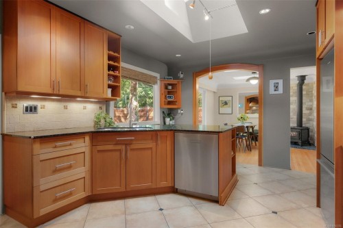 1680 Ash Rd, Saanich, BC 