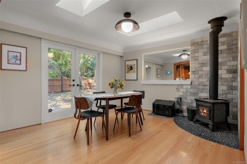 1680 Ash Rd, Saanich, BC 