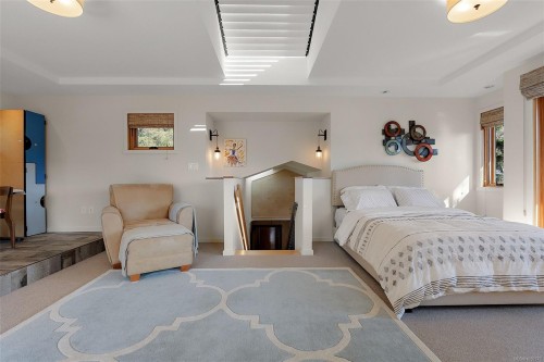 1680 Ash Rd, Saanich, BC 